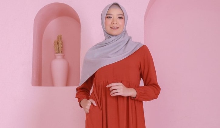 baju oren cocok dengan jilbab warna apa